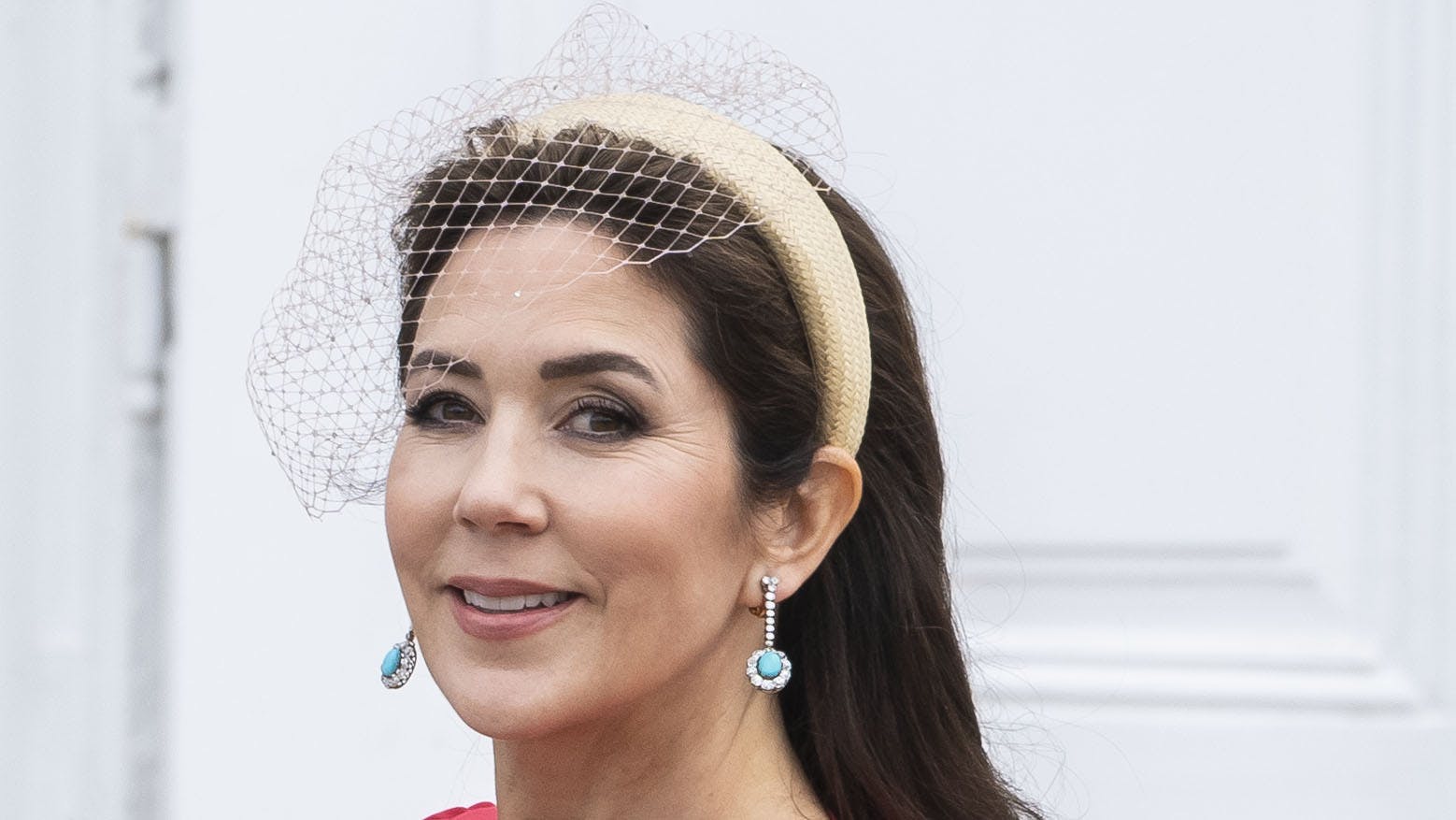 Kronprinsesse Mary med sine flotte øreringe fra dronningen.&nbsp;