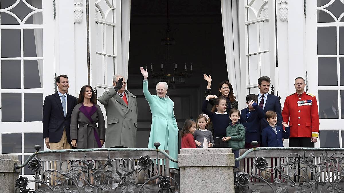 Dronning Margrethe og sen kongelige familie på Marselisborg Slot