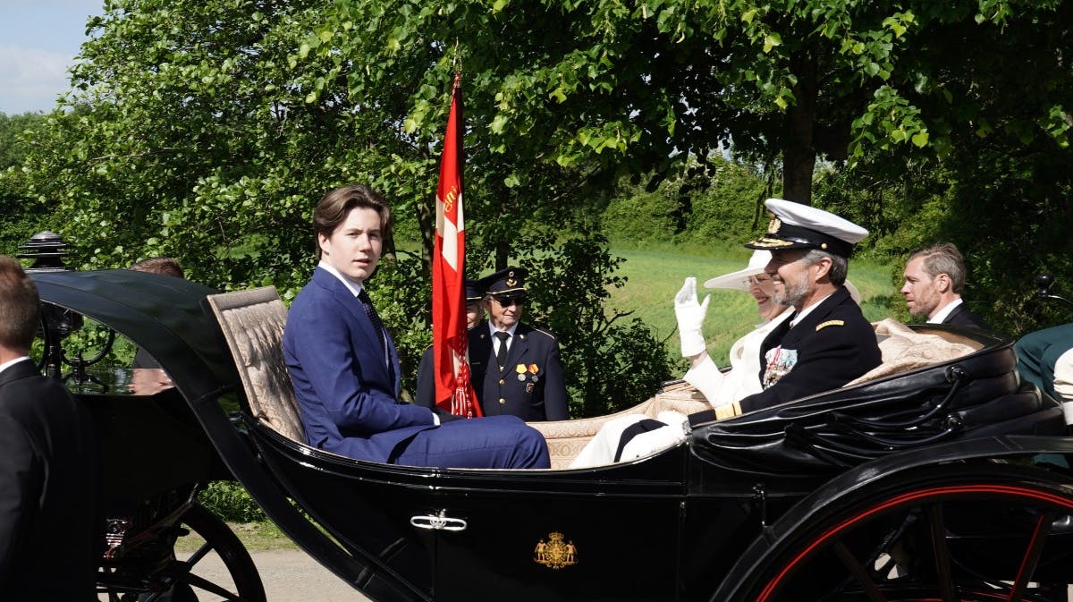 Prins Christian i karet med dronning Margrethe og kronprins Frederik.&nbsp;