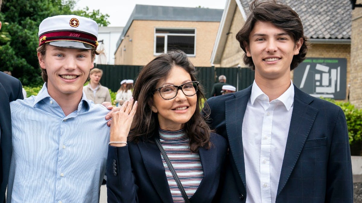 Grevinde Alexandra sammen med prins Felix og prins Nikolai. 