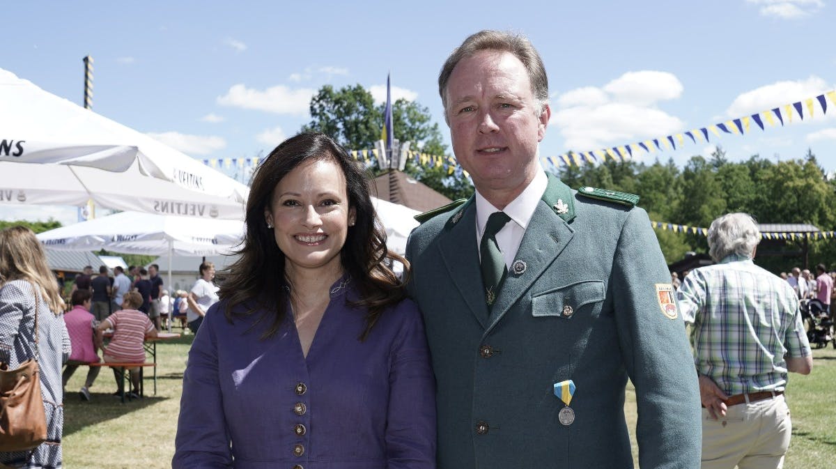 Prinsesse Carina og prins Gustav lørdag middag ved Skyttefesten i Bad Berleburg. 