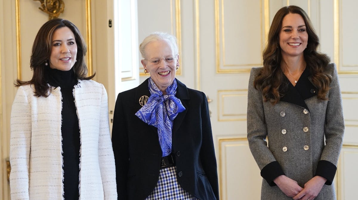 Kronprinsesse Mary, dronning Margrethe og hertuginde Catherine.