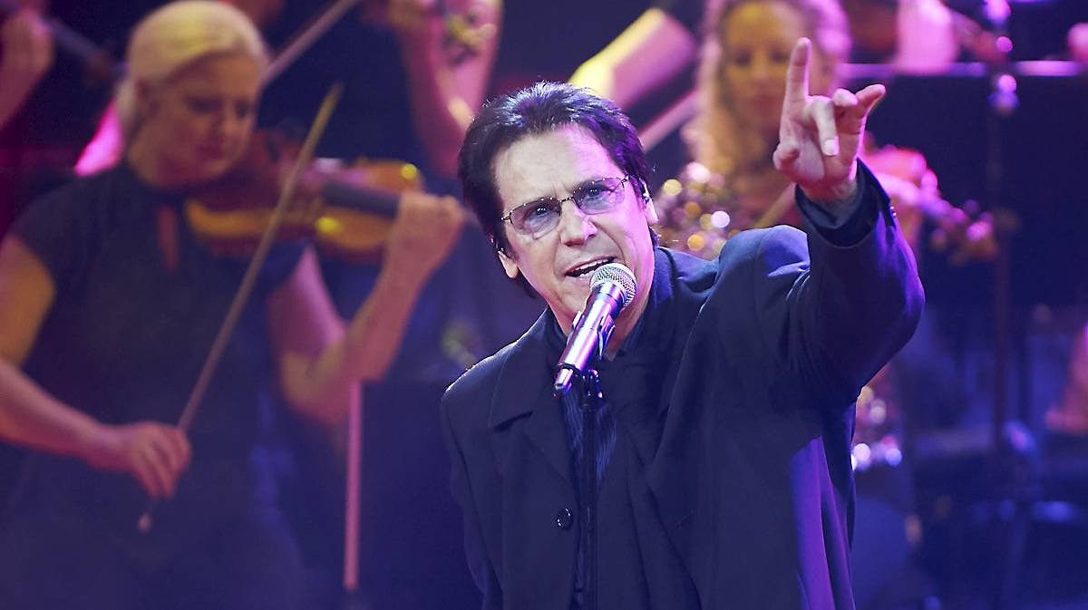  Shakin' Stevens.
