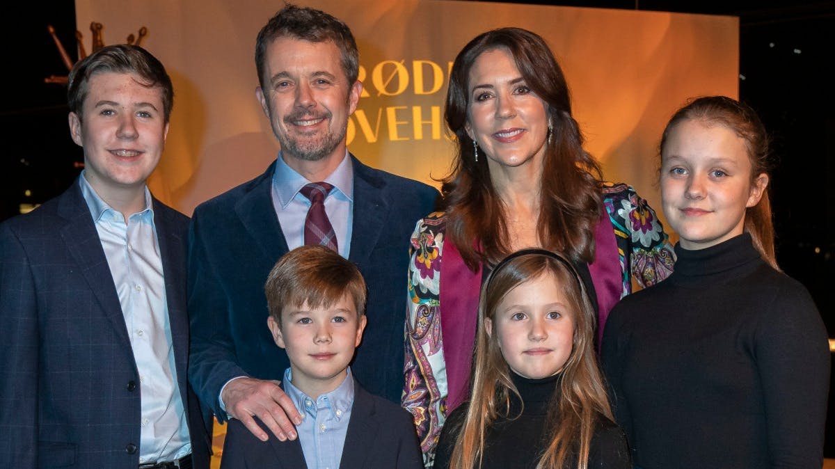 Christian, Vincent, Josephine, Isabella, kronprins Frederik og kronprinsesse Mary