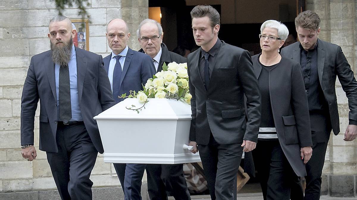 Til højre: Silas Holst, Lene Holst og Johannes Nymark. Forrest til venstre: Nilas Holst og Nicholas Holst. 