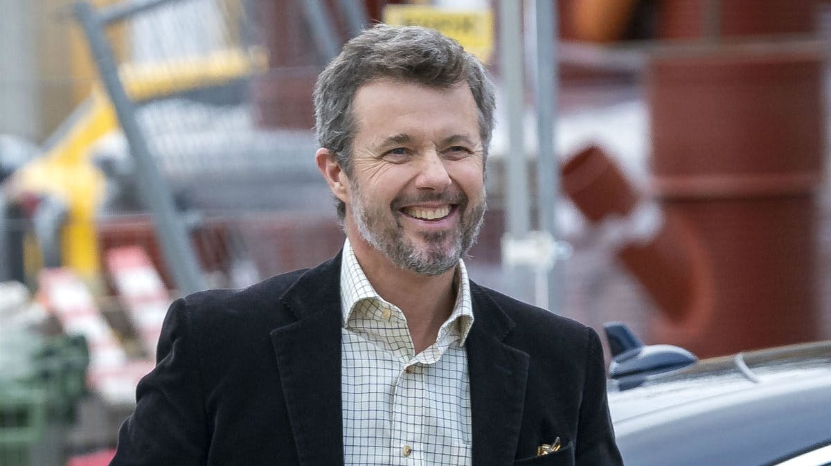 Kronprins Frederik ved ankomsten på Kastellet. 