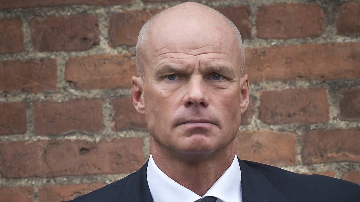 Tommy Møller Nielsen tog gribende afsked med sin far ved bisættelsen fra Ansgar kirke i Odense.