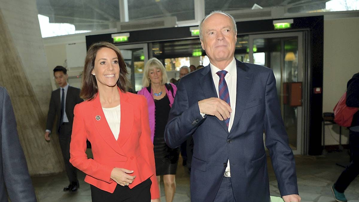 Prinsesse Marie ankommer til UNESCO-hovedkvarteret i Paris - og modtages af den danske UNESCO-ambassadør Klavs A. Holm