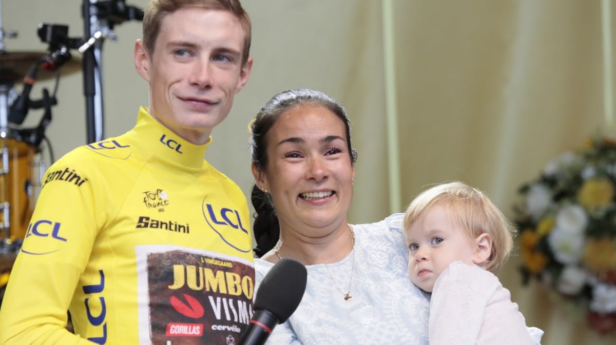 Jonas Vingegaard, Trine og Frida 