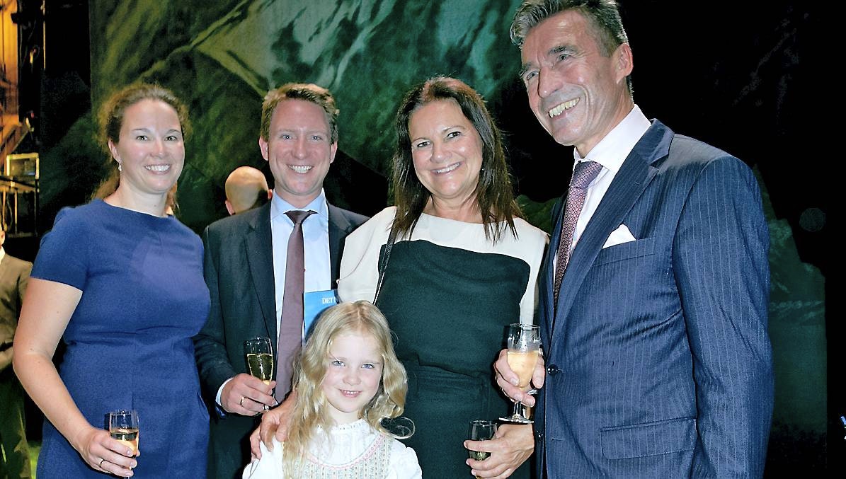 Anne-Mette Rasmussen og familien fejrer Marthas premieredebut