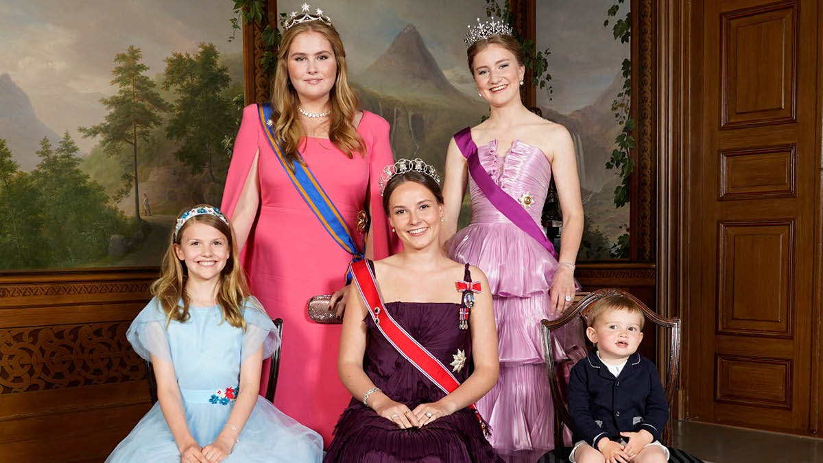Fra venstre: Prinsesse Estelle, prinsesse Amalia, prinsesse Ingrid Alexandra, prinsesse Elisabeth og prins Charles.&nbsp;