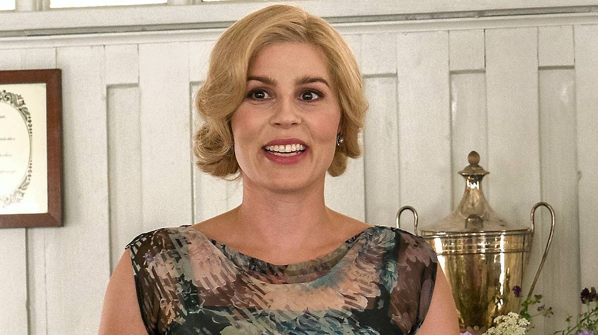 Cecilie Stenspil som Helene Aurland i "Badehotellet".