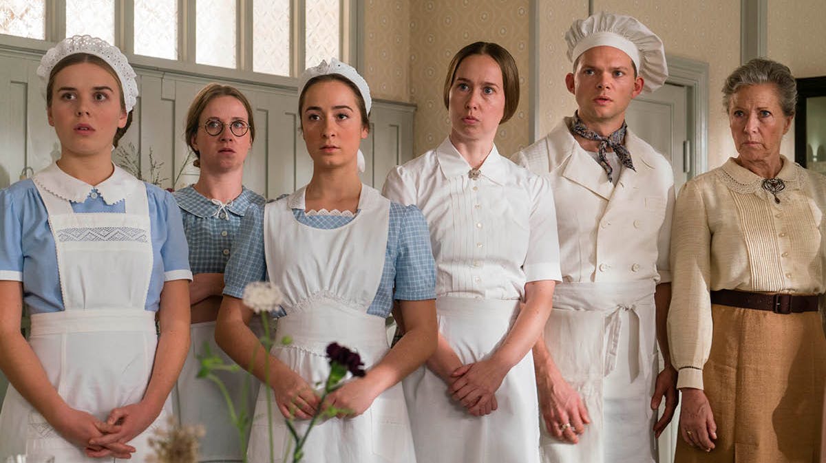 Ulla Vejby og Merete Mærkedahl fra "Badehotellet" deltager i "Fangerne på fortet". 