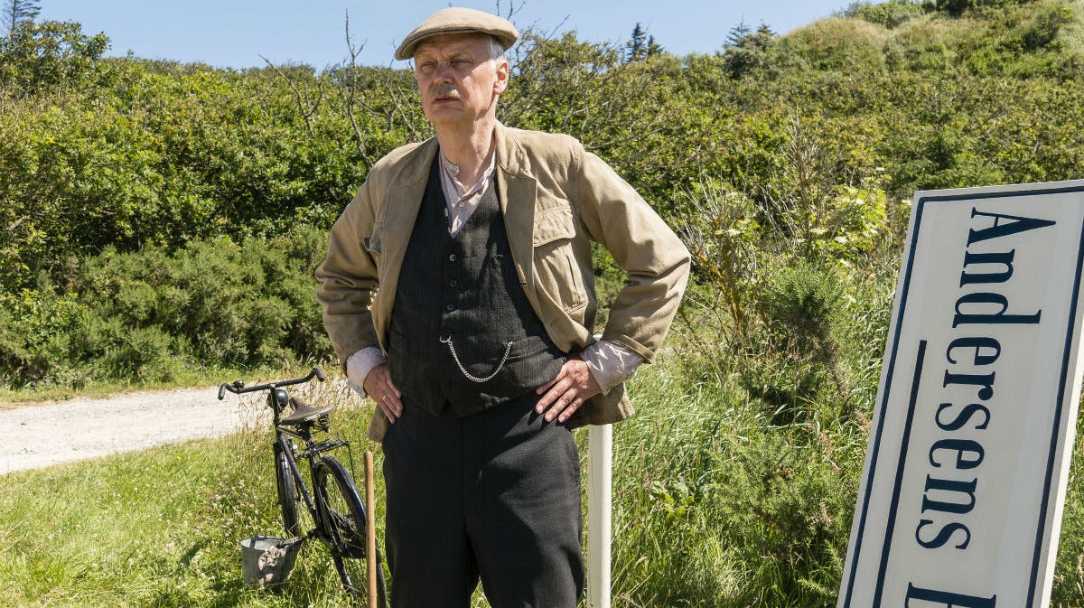 Kristian Halken er Fies far Peter Andreas i "Badehotellet" på TV 2.