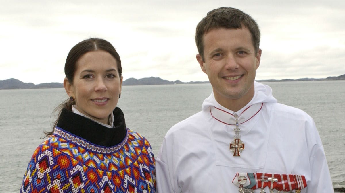 Kronprinsesse Mary og kronprins Frederik i deres grønlandske dragter. 