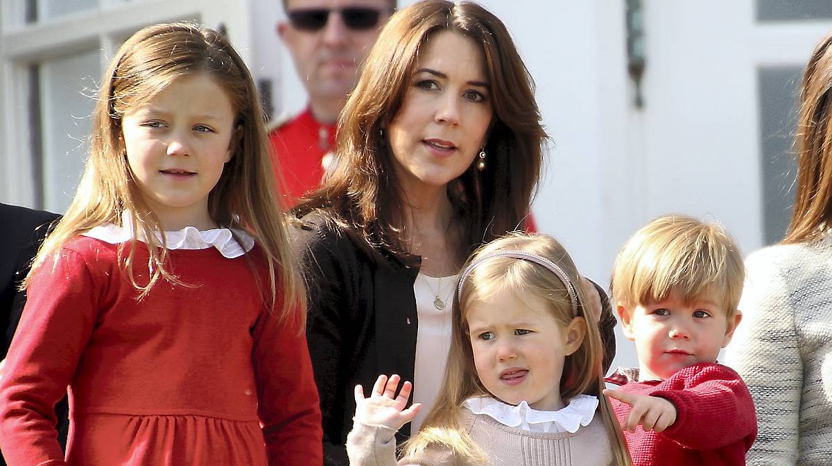 Kronprinsesse Mary med prinsesse Isabella, prinsesse Josephine og prins Vincent.