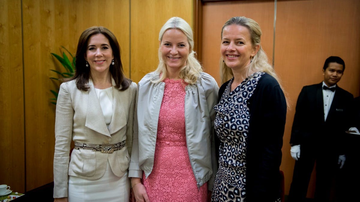 Kronprinsesse Mary, kronprinsesse Mette-Marit og prinsesse Mabel i Malaysia i 2013.&nbsp;