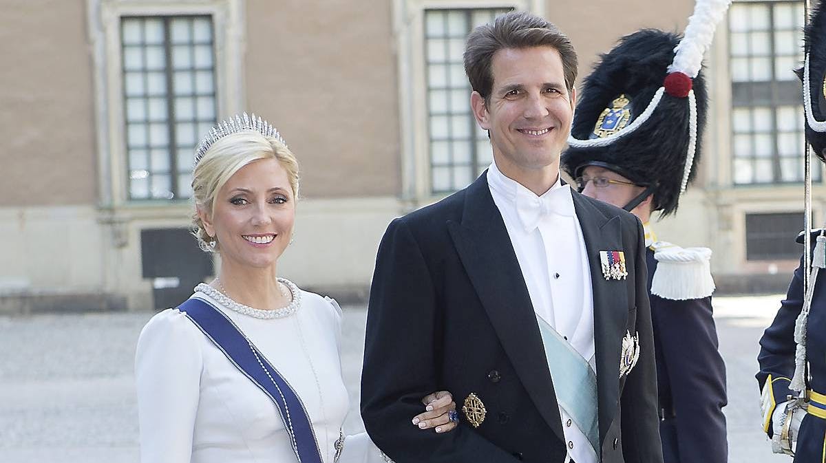 Kronprinsesse Marie-Chantal og kronprins Pavlos ved prinsesse Madeleine og Chris O'Neills bryllup den 8. juni 2013.