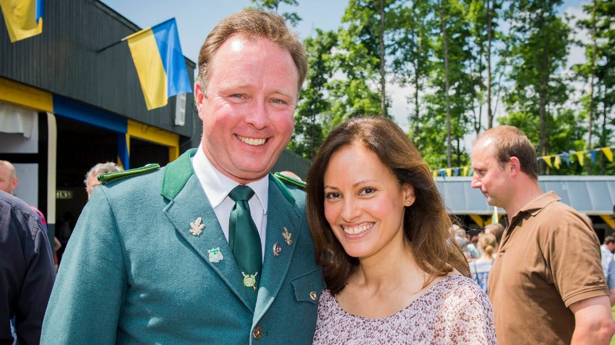 Prins Gustav og Carina Axelsson ved den traditionelle skyttefest i Bad Berleburg i 2013.&nbsp;