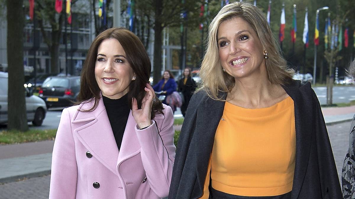 Kronprinsesse Mary og dronning Maxima deltog begge i Global Network of Women's Shelters' konference i Haag i Holland i november 2015.