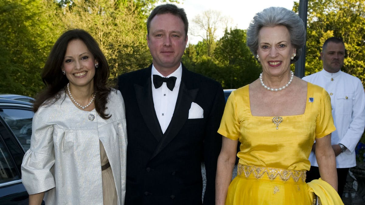 Prins Gustav med sin mor, prinsesse Benedikte, og kæreste, Carina Axelsson.
