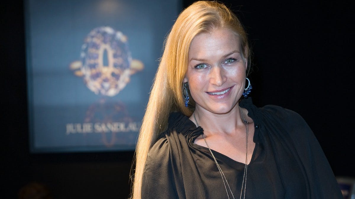 Julie Sandlau