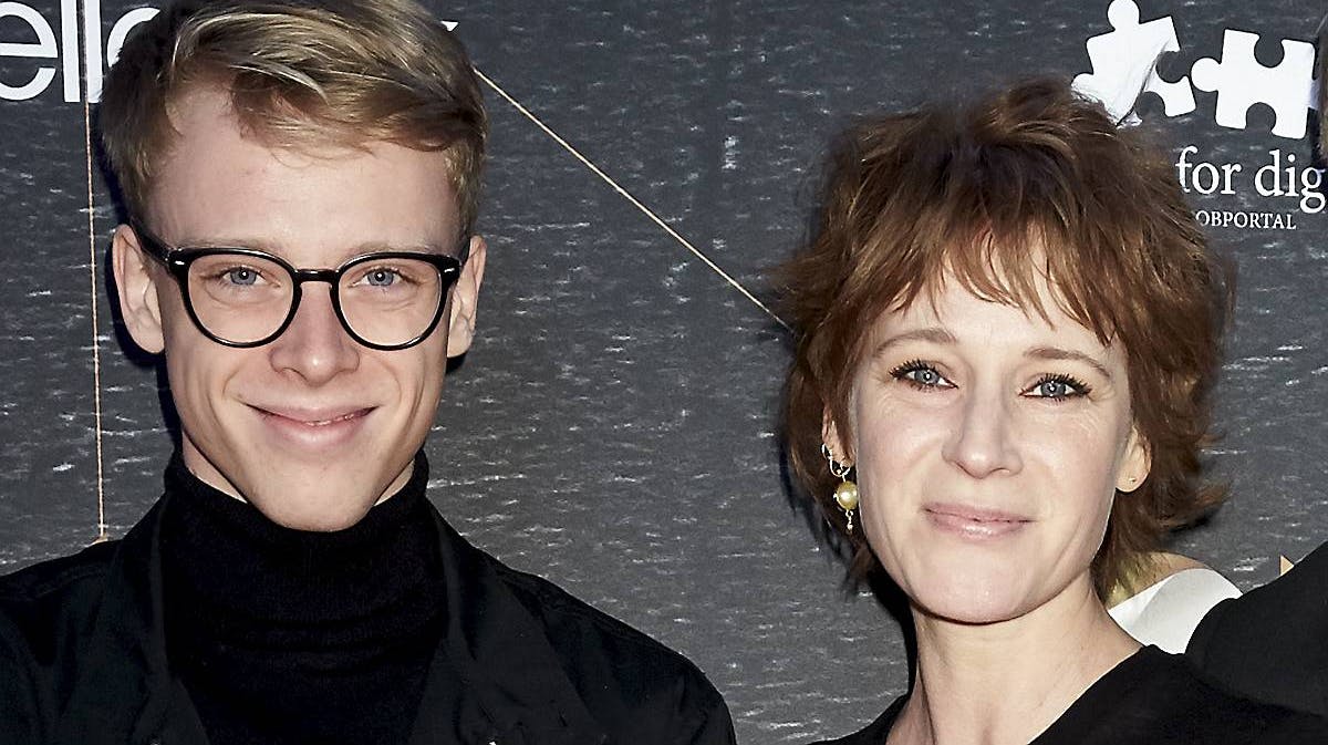 Iben Hjejle med sønnen William.