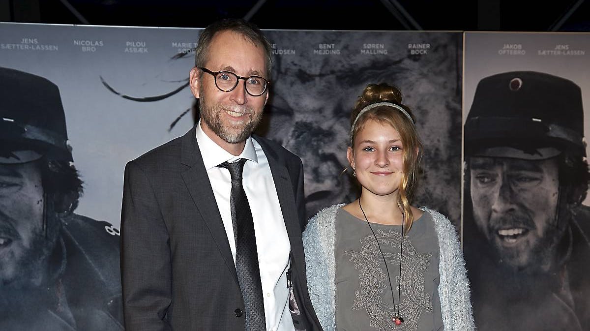 Til premieren på "1864" havde Tom Buk-Swienty sin datter Sasha med. Hun havde en statistrolle i serien ved høstfesten.