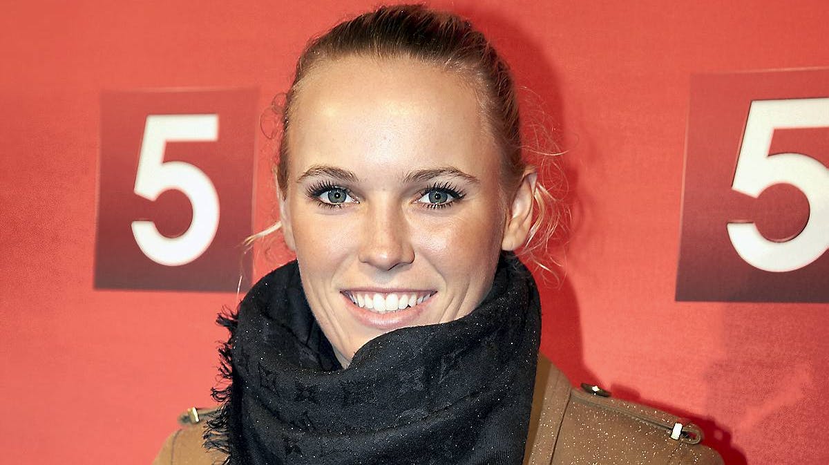 I aftren kl. 19 på DR1 kan Caroline Wozniacki ses i den store årskavalkade, "Sportsrevyen".