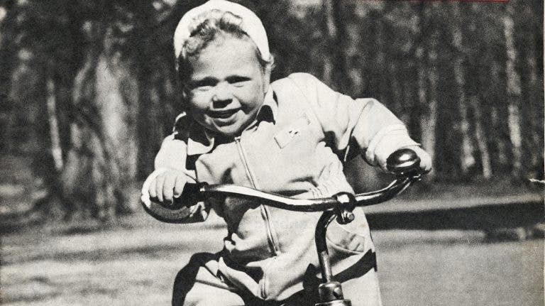 Arveprins Carl Gustaf af Sverige fotograferet i 1948