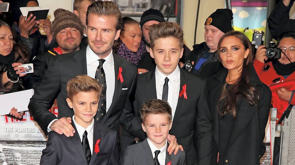 David og Victoria Beckham med sønnerne Romeo, Brooklyn og Cruz.