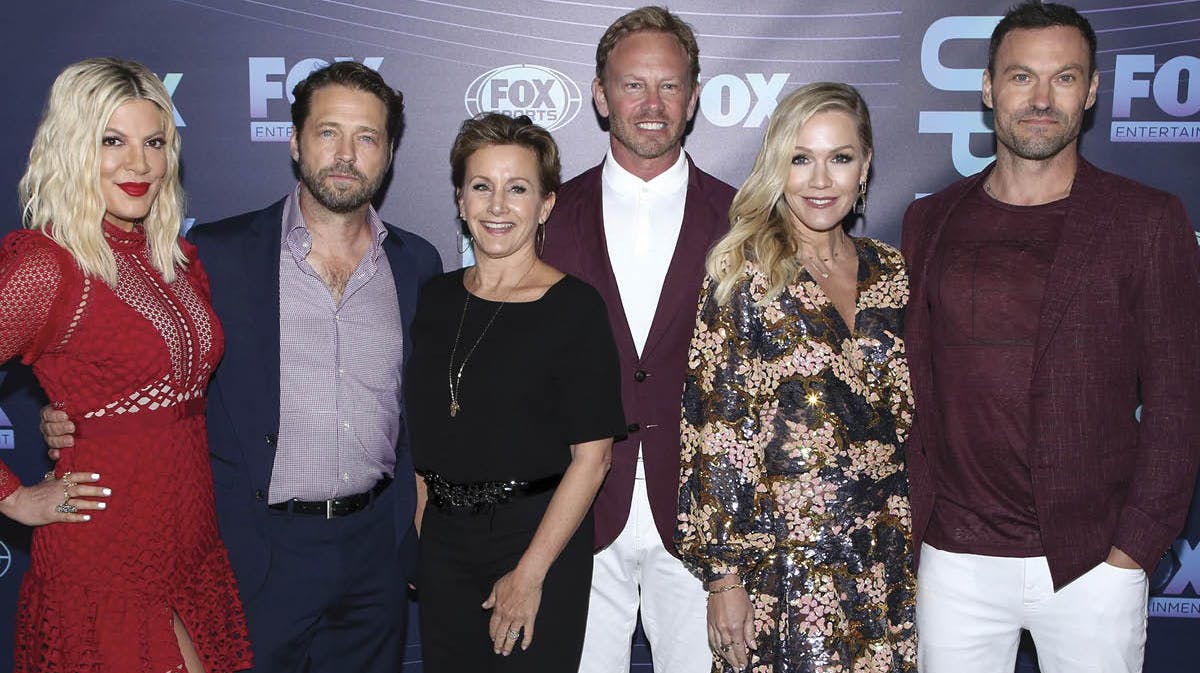 Tori Spelling, Jason Priestly, Gabrielle Carteris, Ian Ziering, Jennie Garth og Brian Austin Green samlet i 2019.