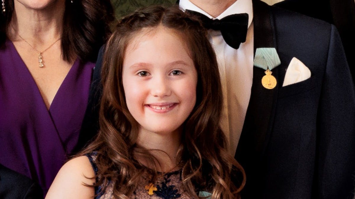 Et udsnit af det nye officielle portræt af den danske kongelige familie, her ses prinsesse Josephine. 