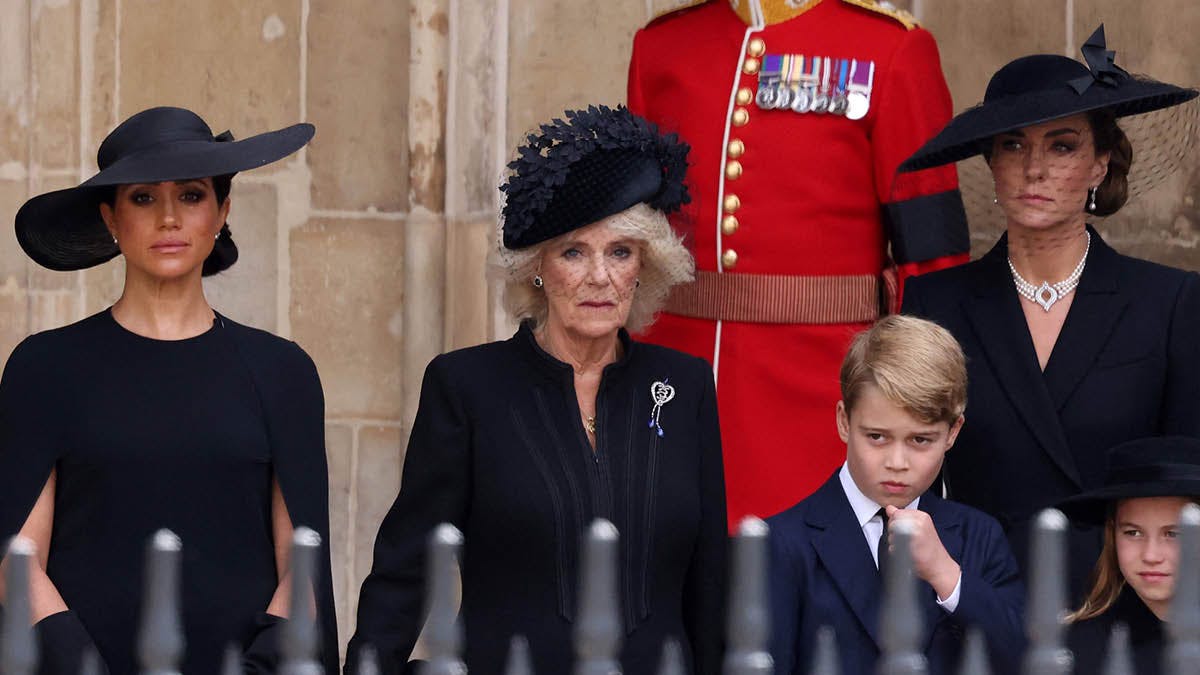 De kongelige kvinder i sort til dronning Elizabeths statsbegravelse den 19. september.&nbsp;