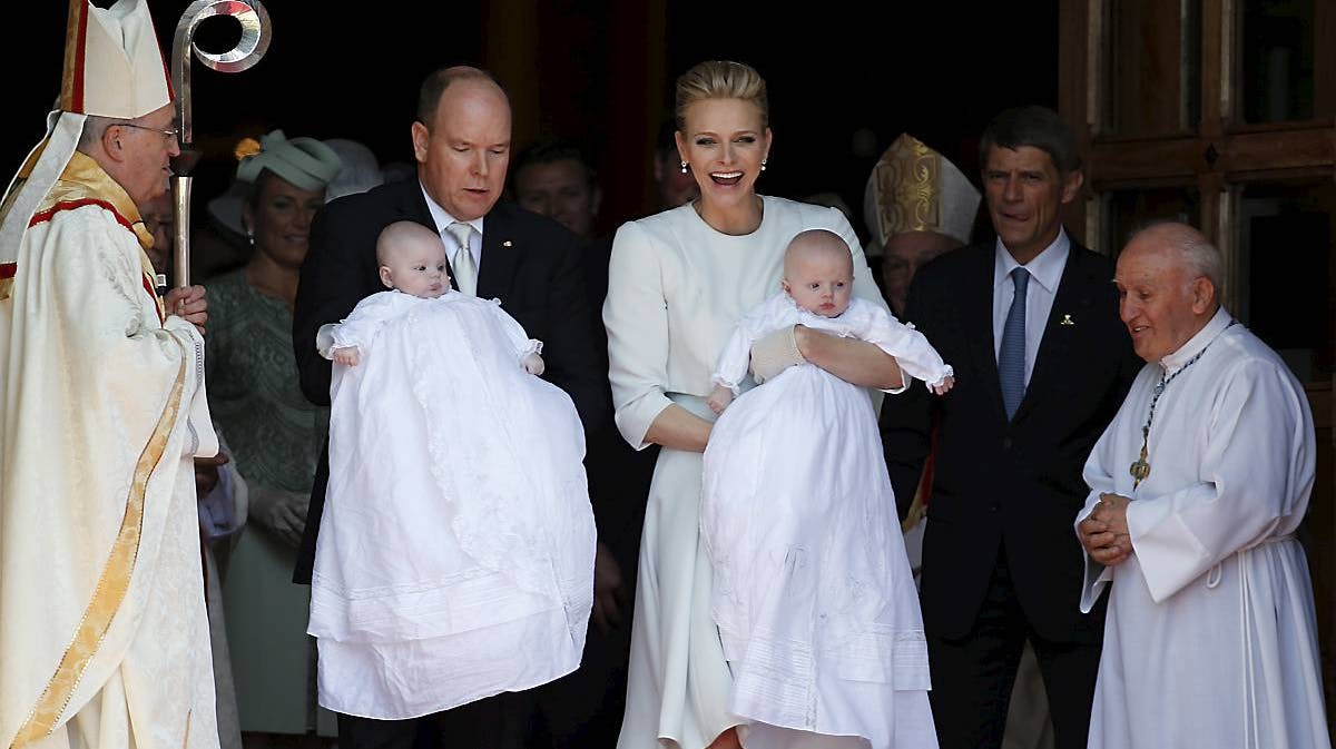 Fyrst Albert og fyrstinde Charlenes tvillinger blev døbt i katedralen i Monaco.