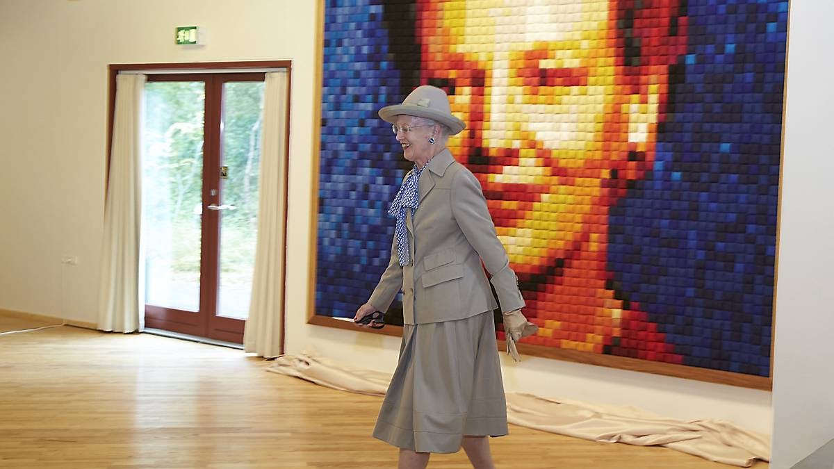 Dronning Margrethe afslørede portræt af sig selv