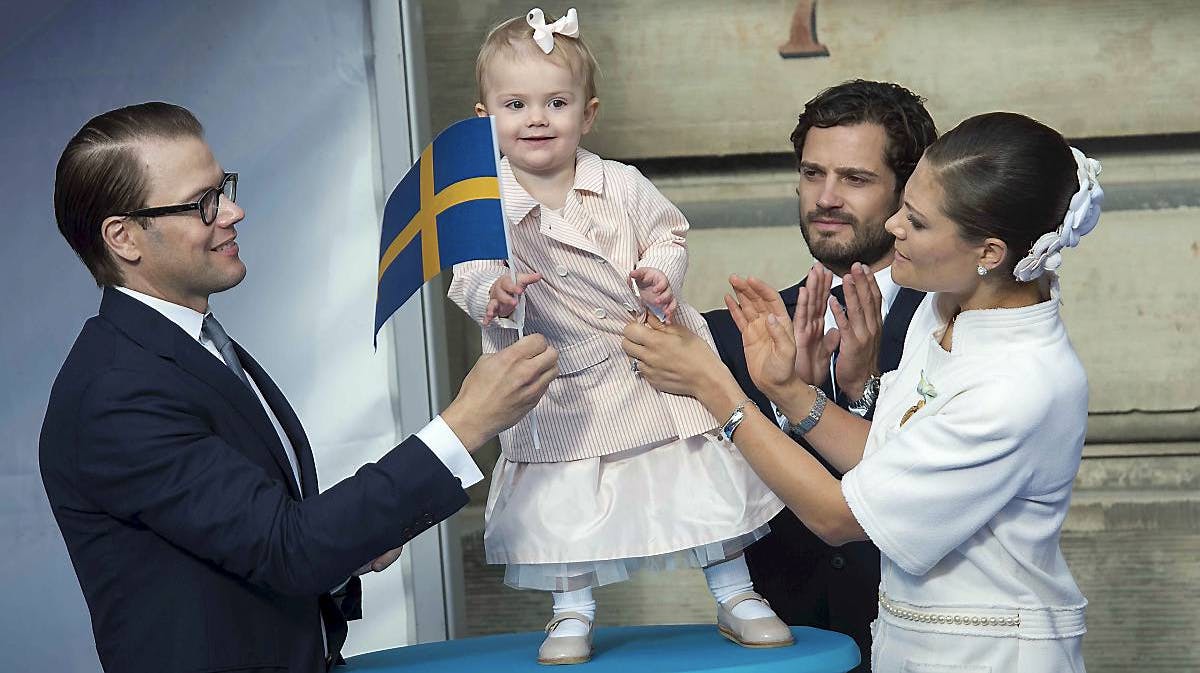 Prins Daniel, prinsesse Estelle, prins Carl Philip og kronprinsesse Victoria fotograferet i september 2013. 