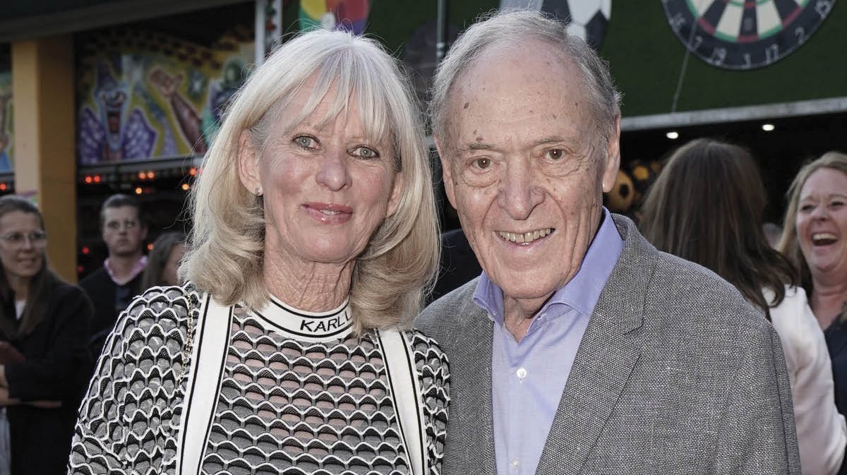 Fru Gertrud og Dario Campeotto til premieren på Cirkusrevyen 2022.