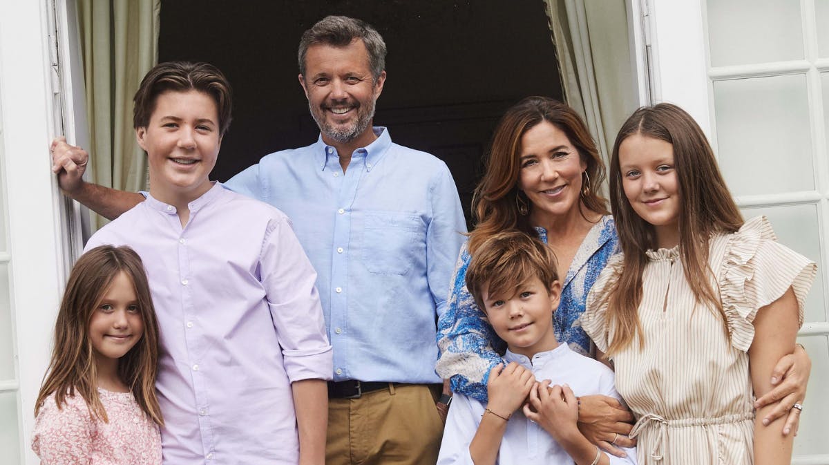 Kronprinsparret og deres fire børn