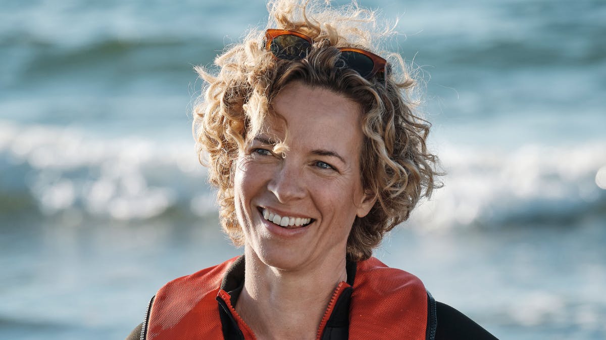 Maibritt Saerens som kystvagten Josefine i "Sommerdahl". 