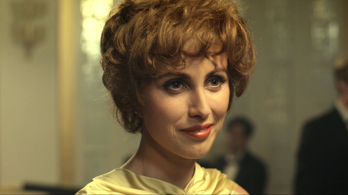 Katrine Greis-Rosenthal i rollen som Helle Virkner. 