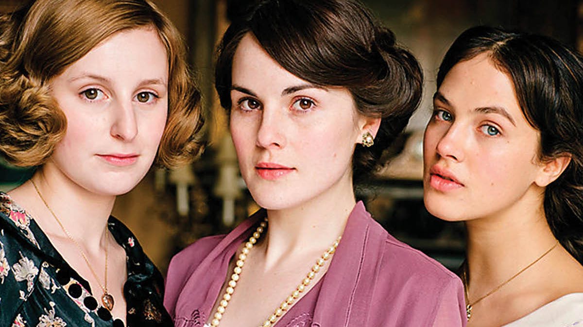 Lady Edith Crawley, spillet af Laura Carmichael, Lady Mary Crawley, spillet af Michelle Dockery og Lady Sybil Crawley, spillet af Jessica Brown Findlay.&nbsp;