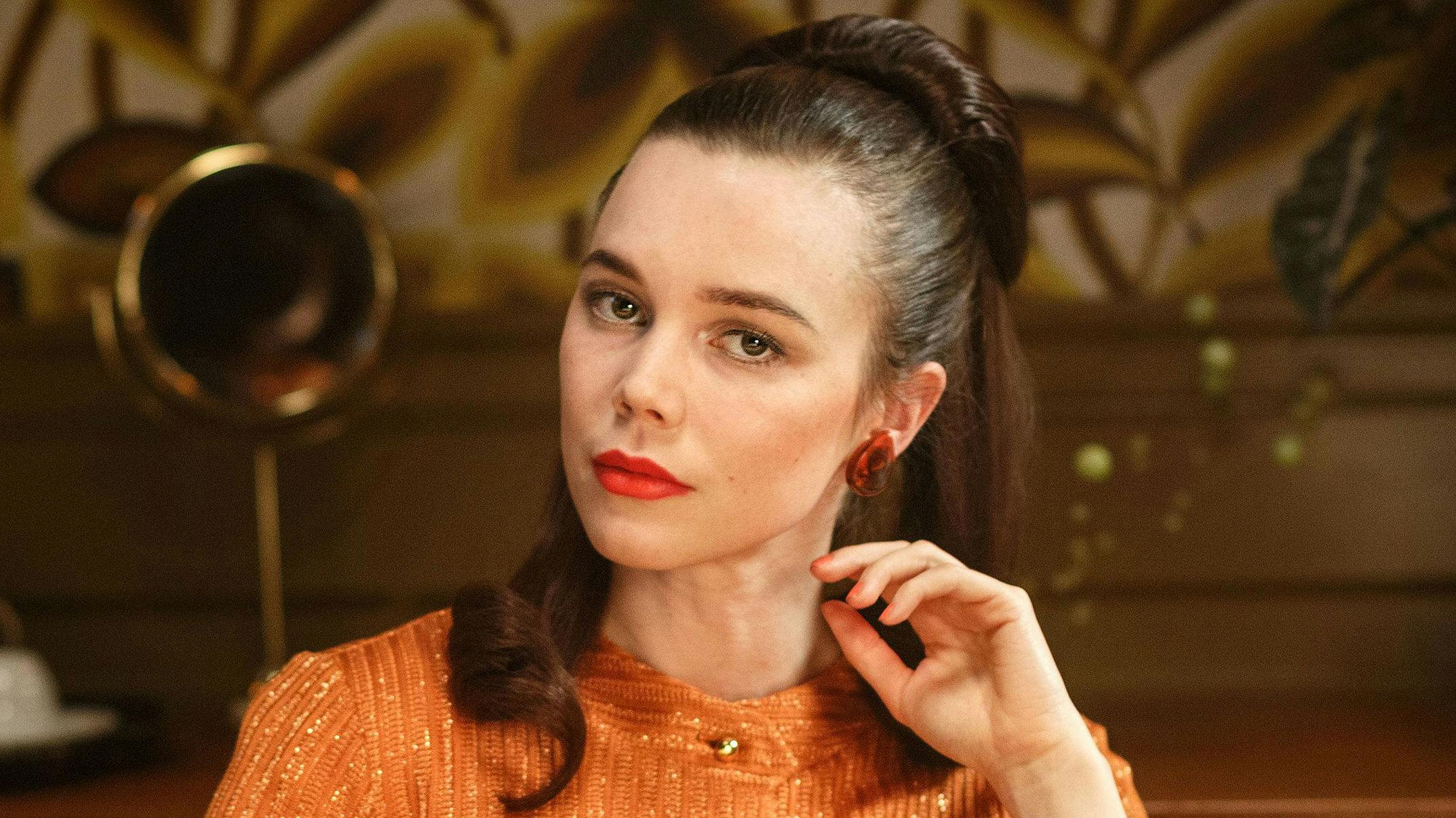 Hedda Stiernstedt som Nina Löwander.