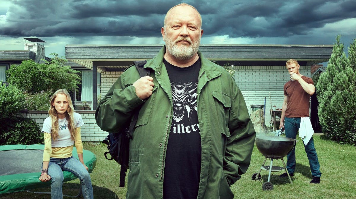 Flora Ofelia Hofmann Lindahl, Bjarne Henriksen og Peter Plaugborg i "Ulven kommer"