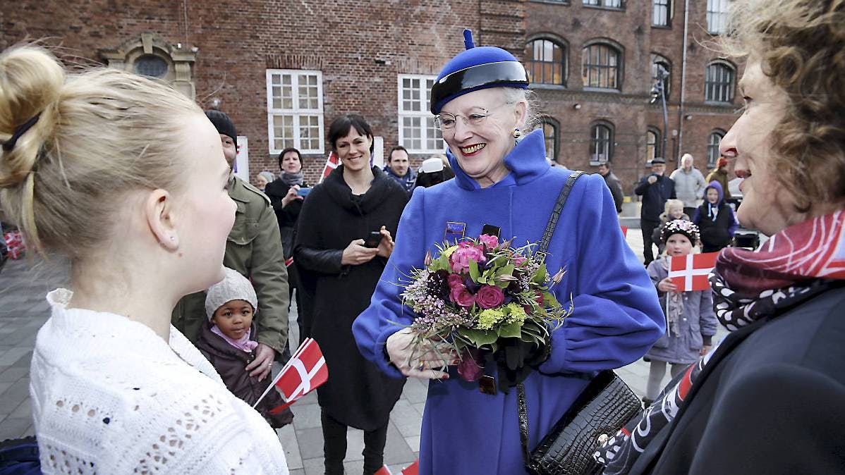 Dronningen smilede stort, da hun ankom til festgudstjenesten i anledning af Simeon Kirkens 100-års jubilæum i København.