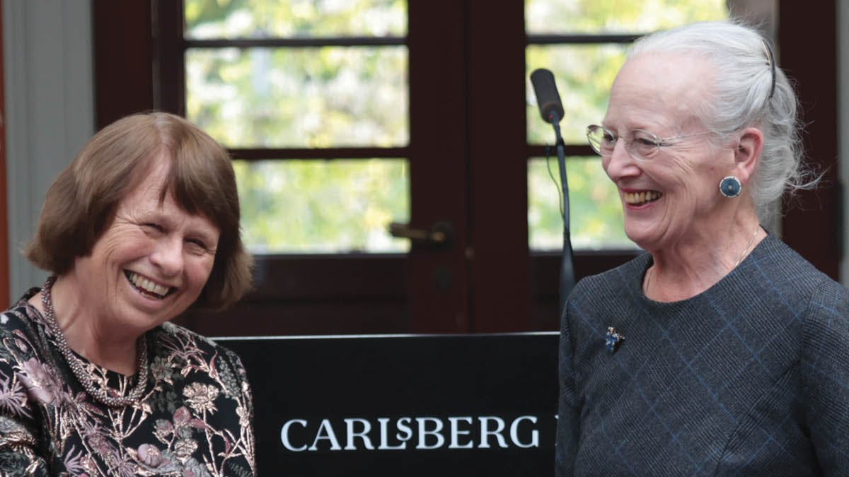 Professor&nbsp;Ewine van Dishoeck og dronning Margrethe.