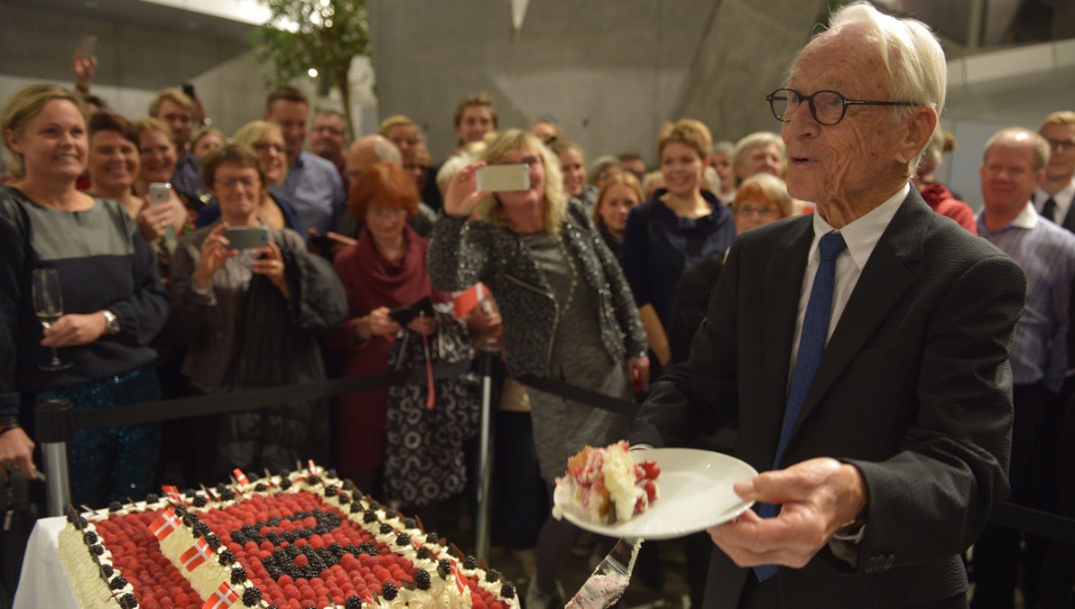 Bent Fabricius-Bjerre bliver 90 år den 7. december og begyndte allerede fødseldagsfejringen i Musikkens Hus i Aalborg den 25. november.