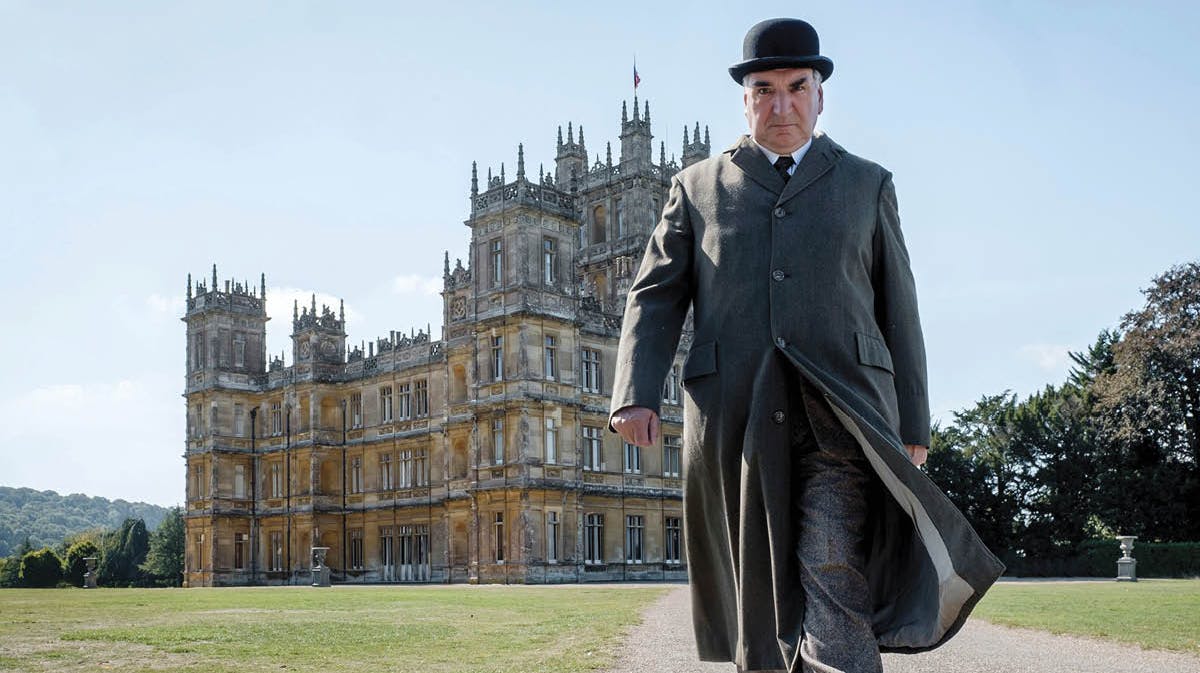 Carson foran Downton Abbey - slottet Highclere Castle