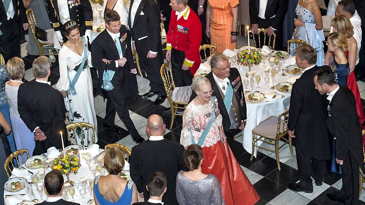 Regentparret, kronprins Frederik og kronprinsesse Mary til fest i Riddersalen på Christiansborg Slot.