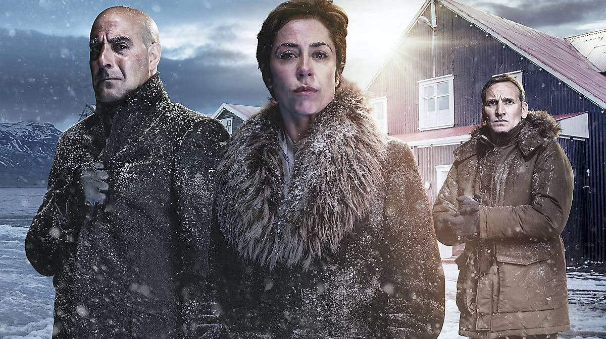 Stanley Tucci, Sofie Gråbøl og Christopher Eccleston i "Fortitude".